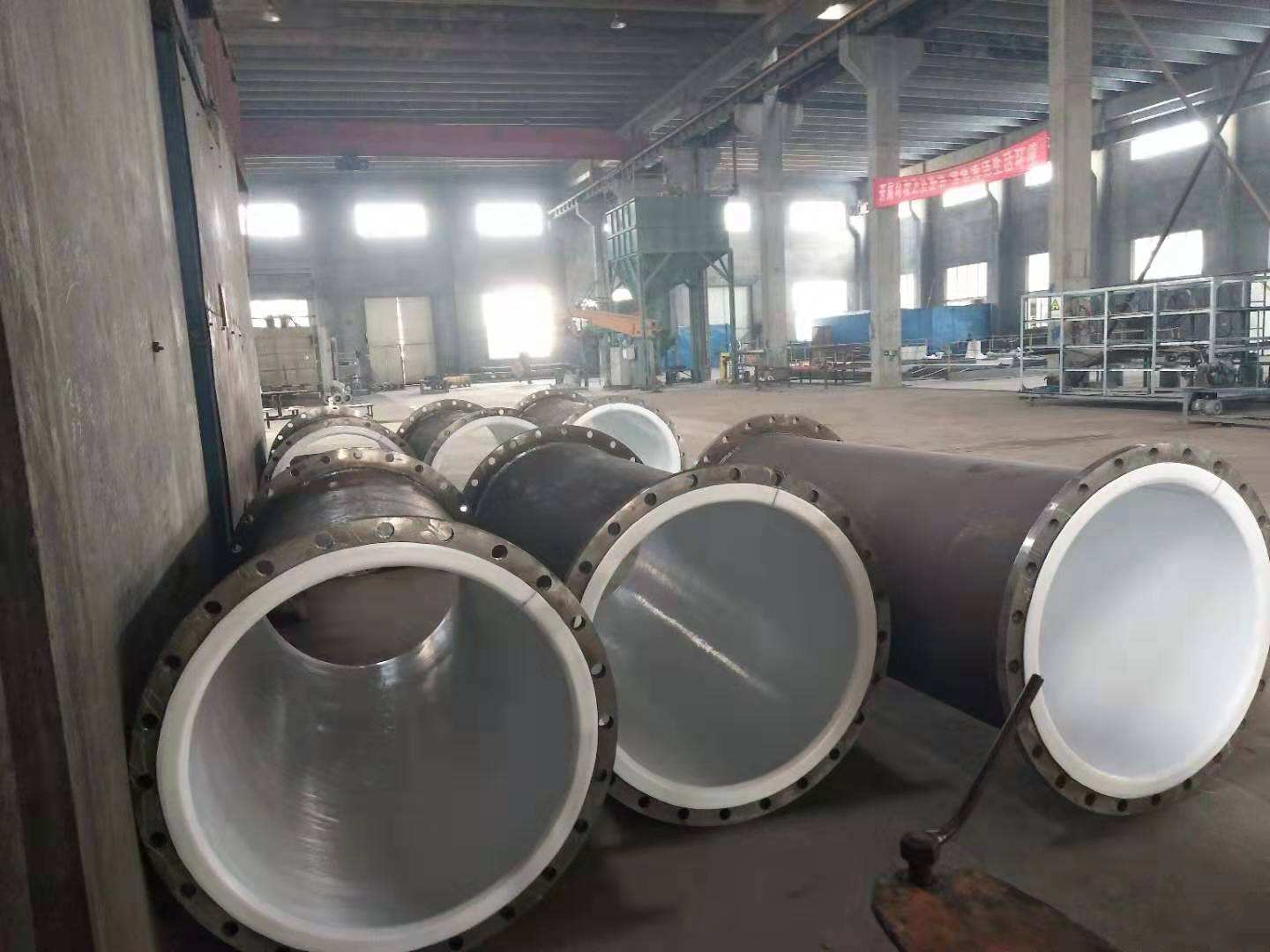 溫度能使襯四氟設備產(chǎn)生怎么樣的影響？